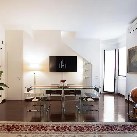 Апартаменты Spiga Duplex By Montenapoleone Living Милан